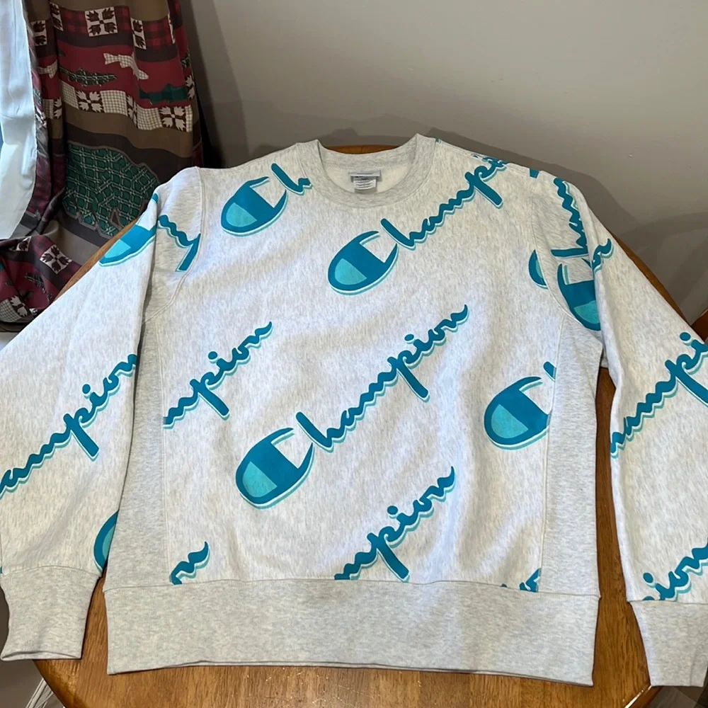 Champion Crewneck Sweatshirt - Picture 1 of 14